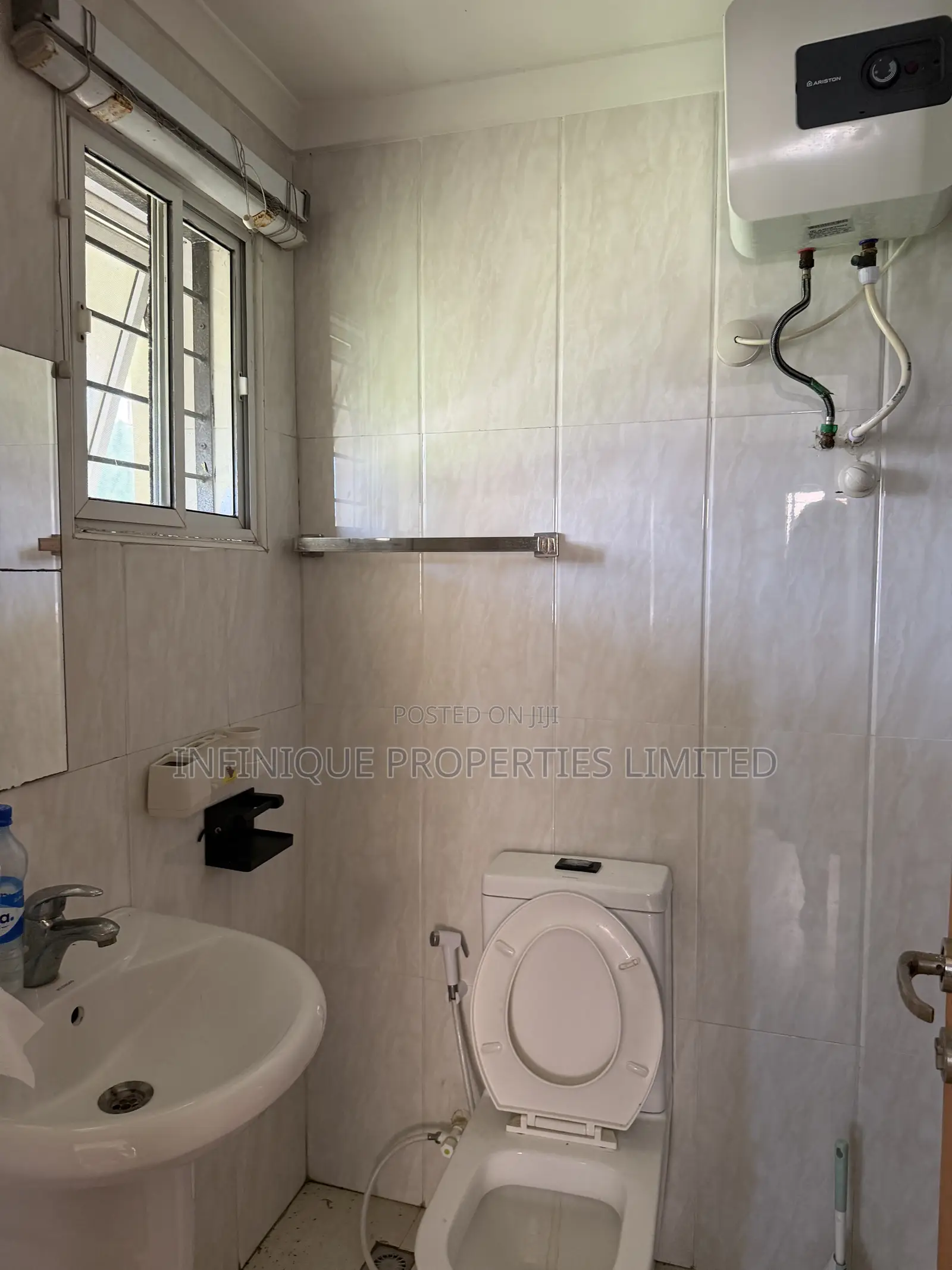 2bdrm Apartment in Lekki Phase 1 for rent