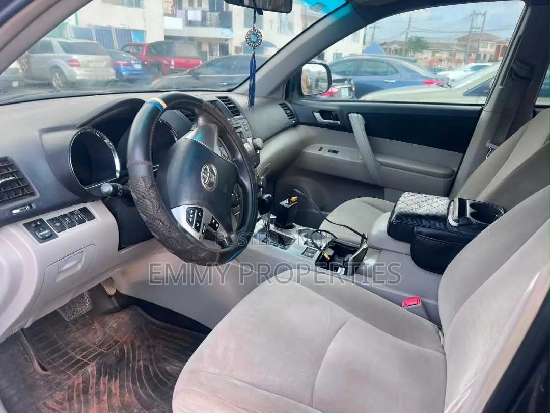 Toyota Highlander Limited 2012 Gray