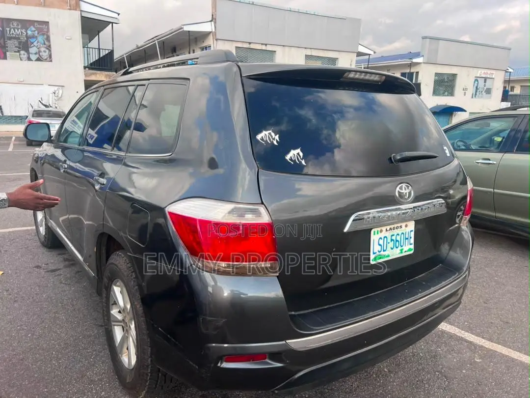 Toyota Highlander Limited 2012 Gray