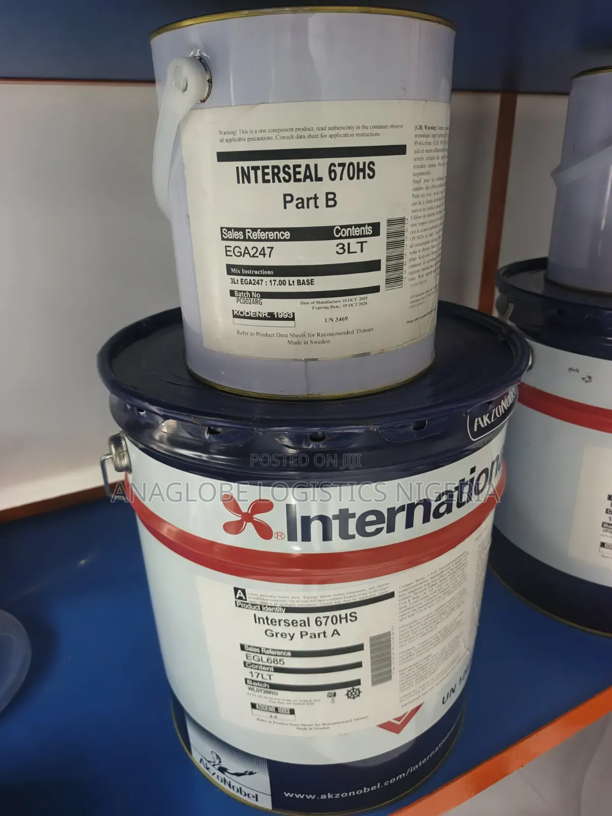 Interseal 670HS Components a B Marine Paint