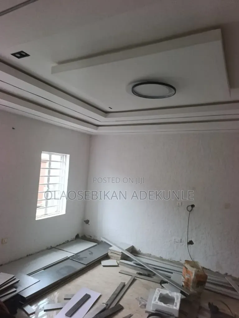 3bdrm Bungalow in Akala Estate Akobo for rent
