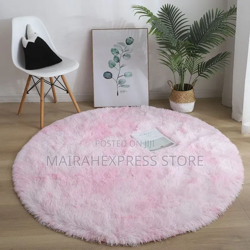 Round Fur Mat. Large Size (80 by 80cm).