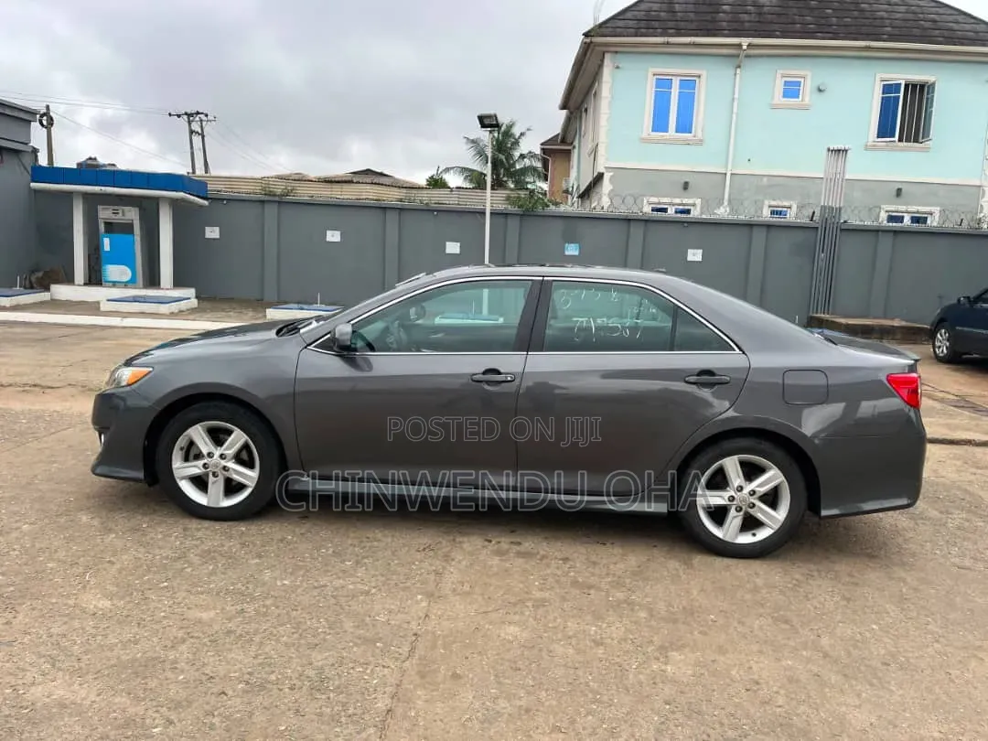 Toyota Camry 2014 Gray