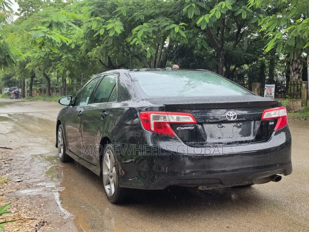 Toyota Camry SE 4dr Sedan (2.5L 4cyl 6A) 2013 Black
