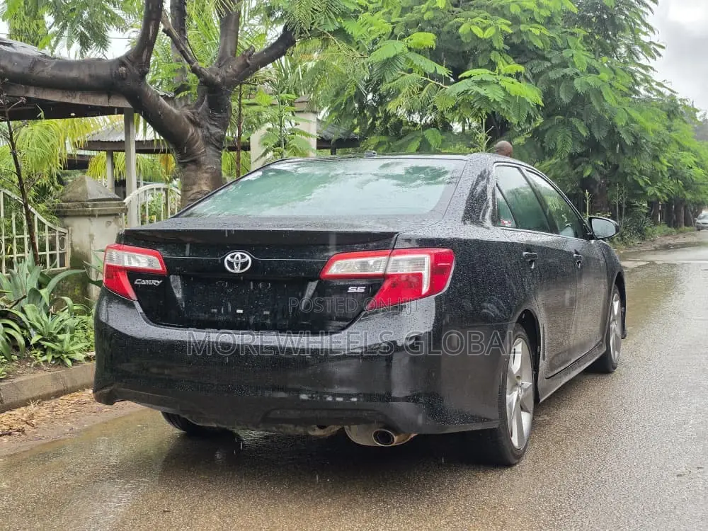 Toyota Camry SE 4dr Sedan (2.5L 4cyl 6A) 2013 Black
