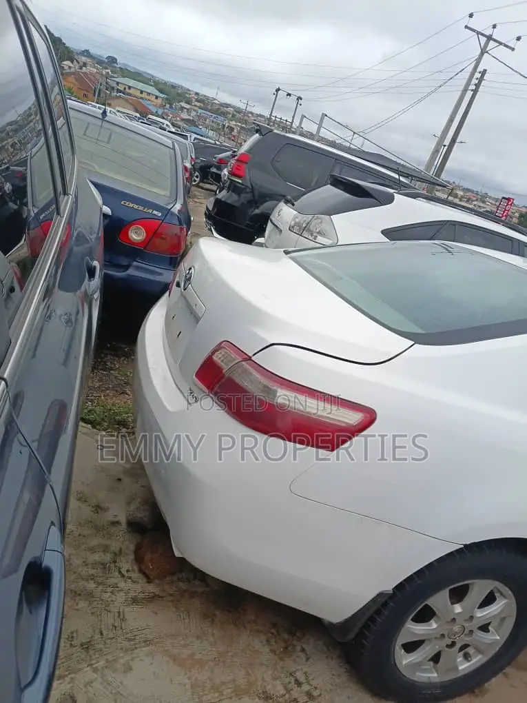 Toyota Camry XLE V6 4dr Sedan (3.5L 6cyl 6AM) 2008 White
