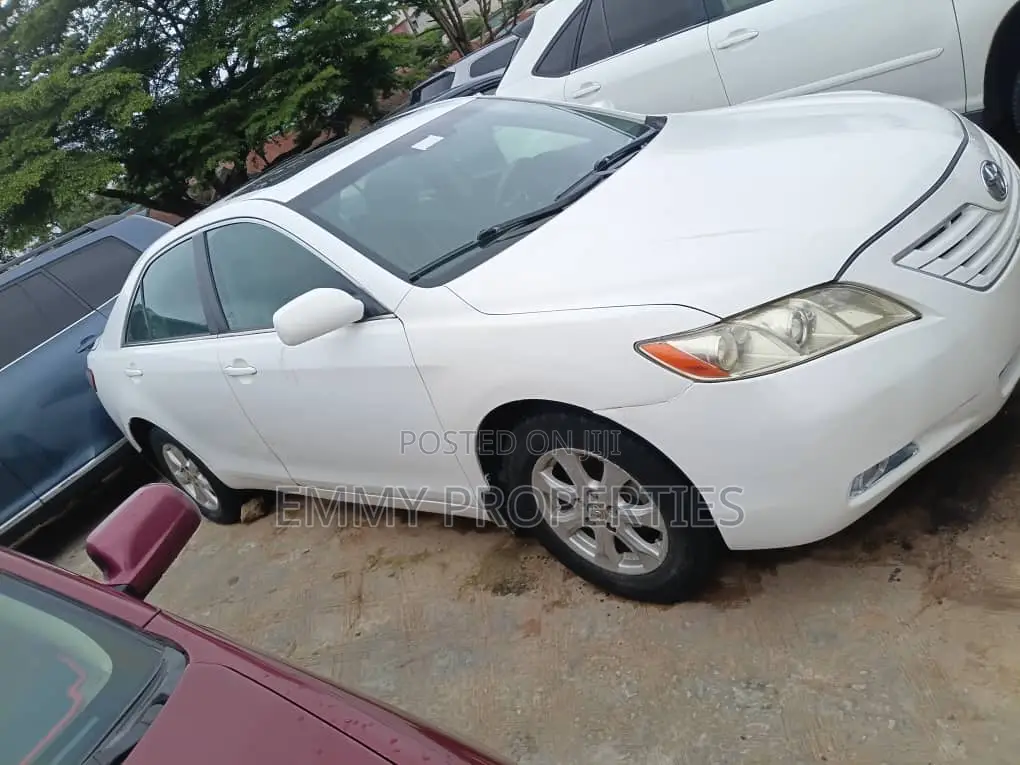 Toyota Camry XLE V6 4dr Sedan (3.5L 6cyl 6AM) 2008 White