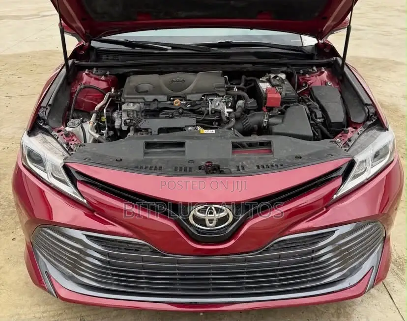 Toyota Camry XLE V6 (3.5L V6 8A) 2019 Red
