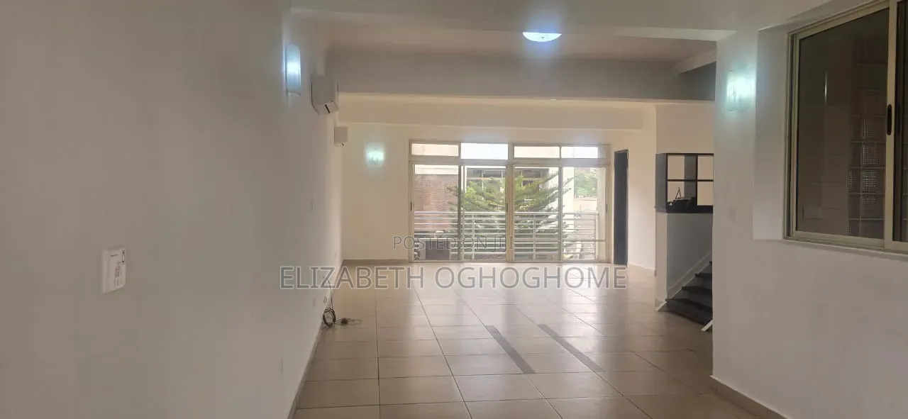 4bdrm Duplex in Sangotedo for rent