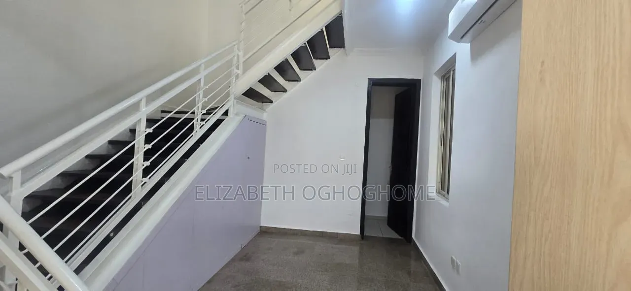 4bdrm Duplex in Sangotedo for rent