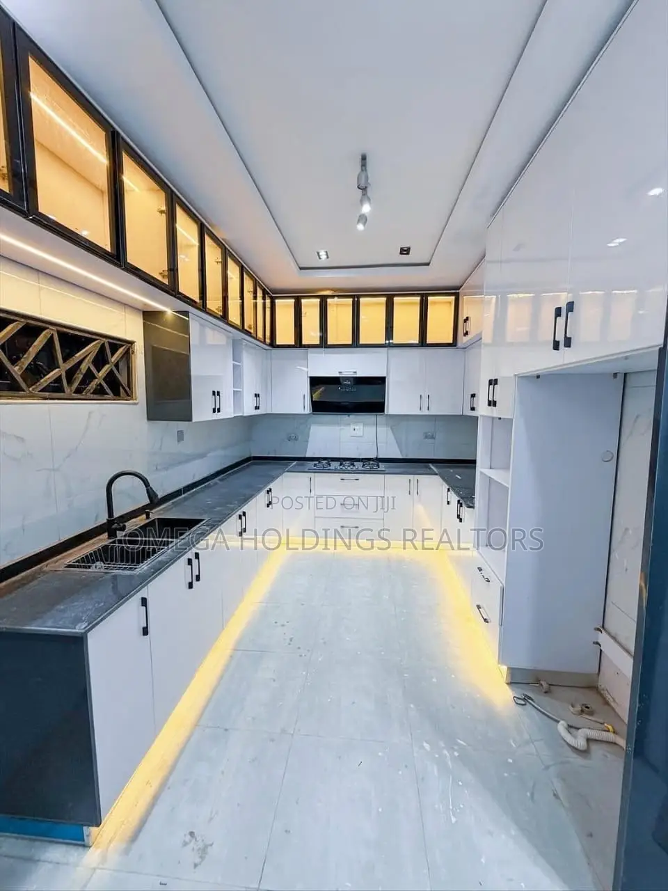 5bdrm Duplex in Alalubosa Gra for rent