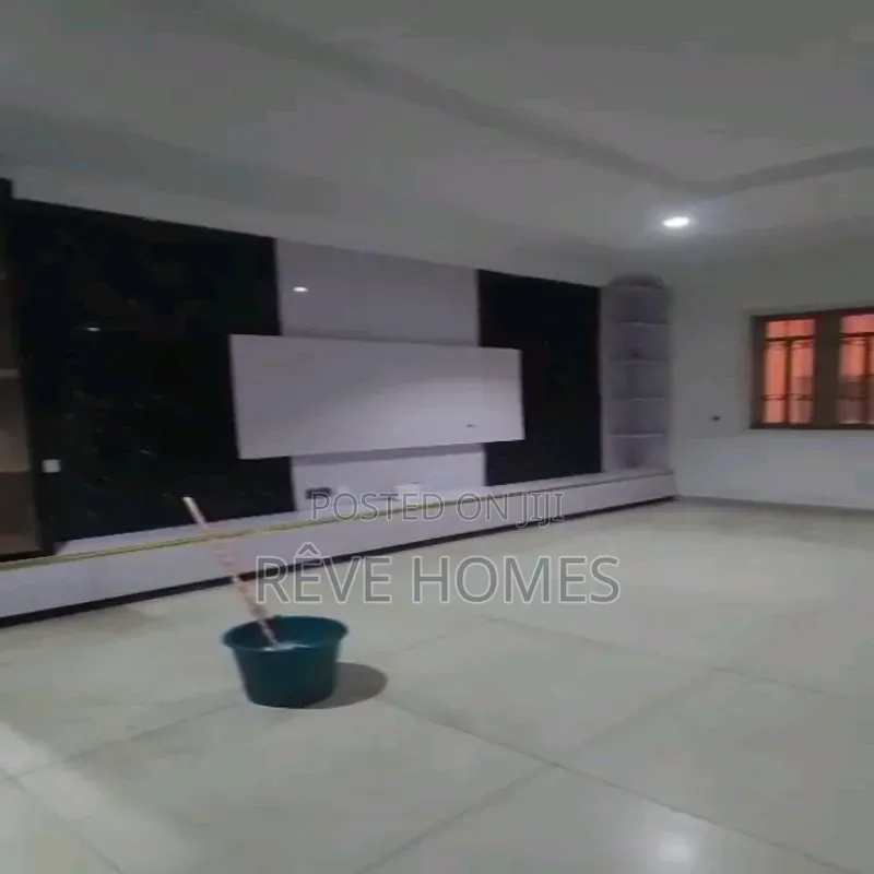 4bdrm Maisonette in Alagomeji for rent