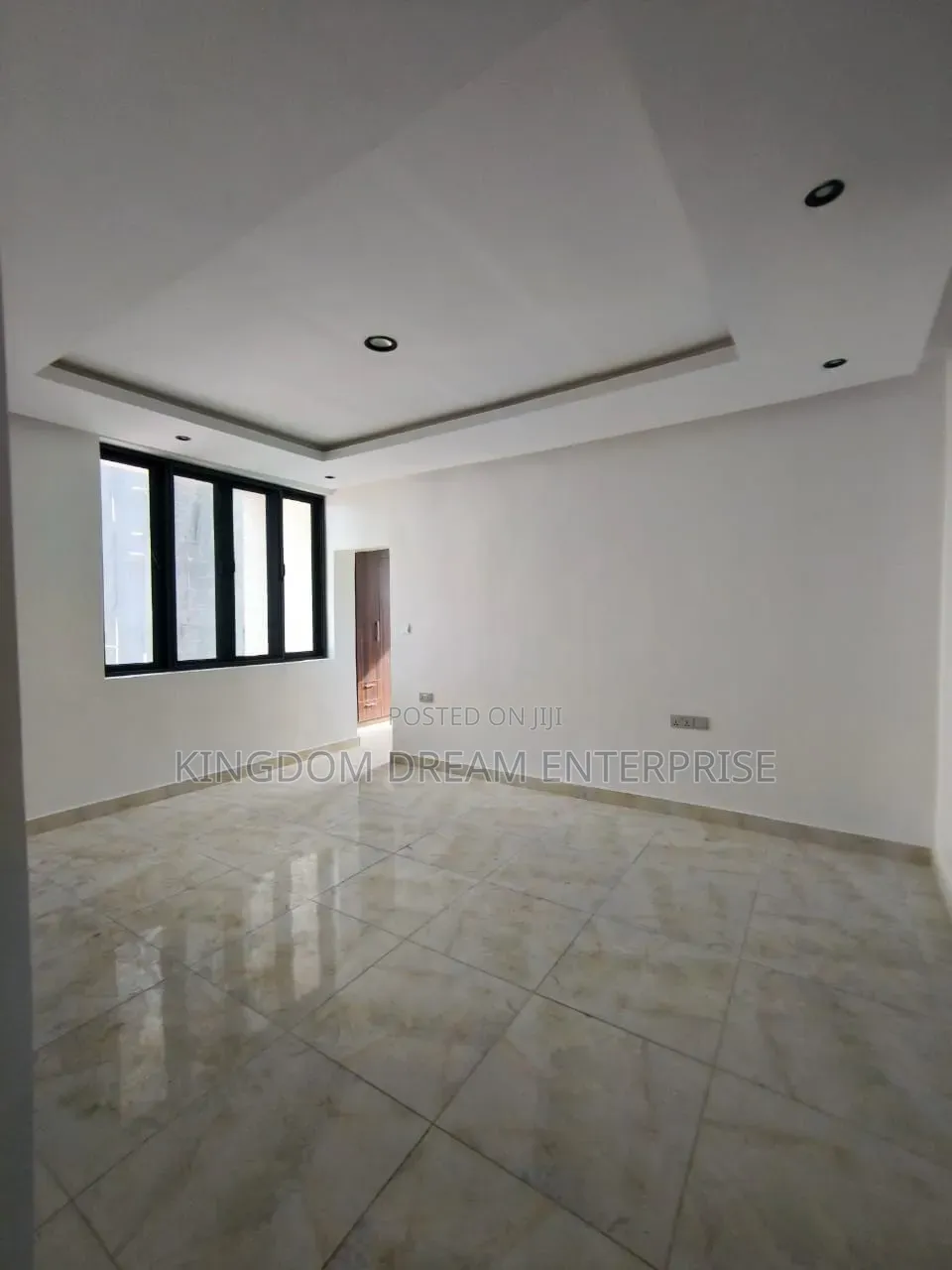 3bdrm Apartment in Alagomeji Yaba Lagos for sale