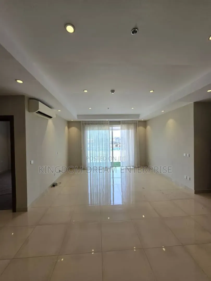 3bdrm Apartment in Alagomeji Yaba Lagos for sale