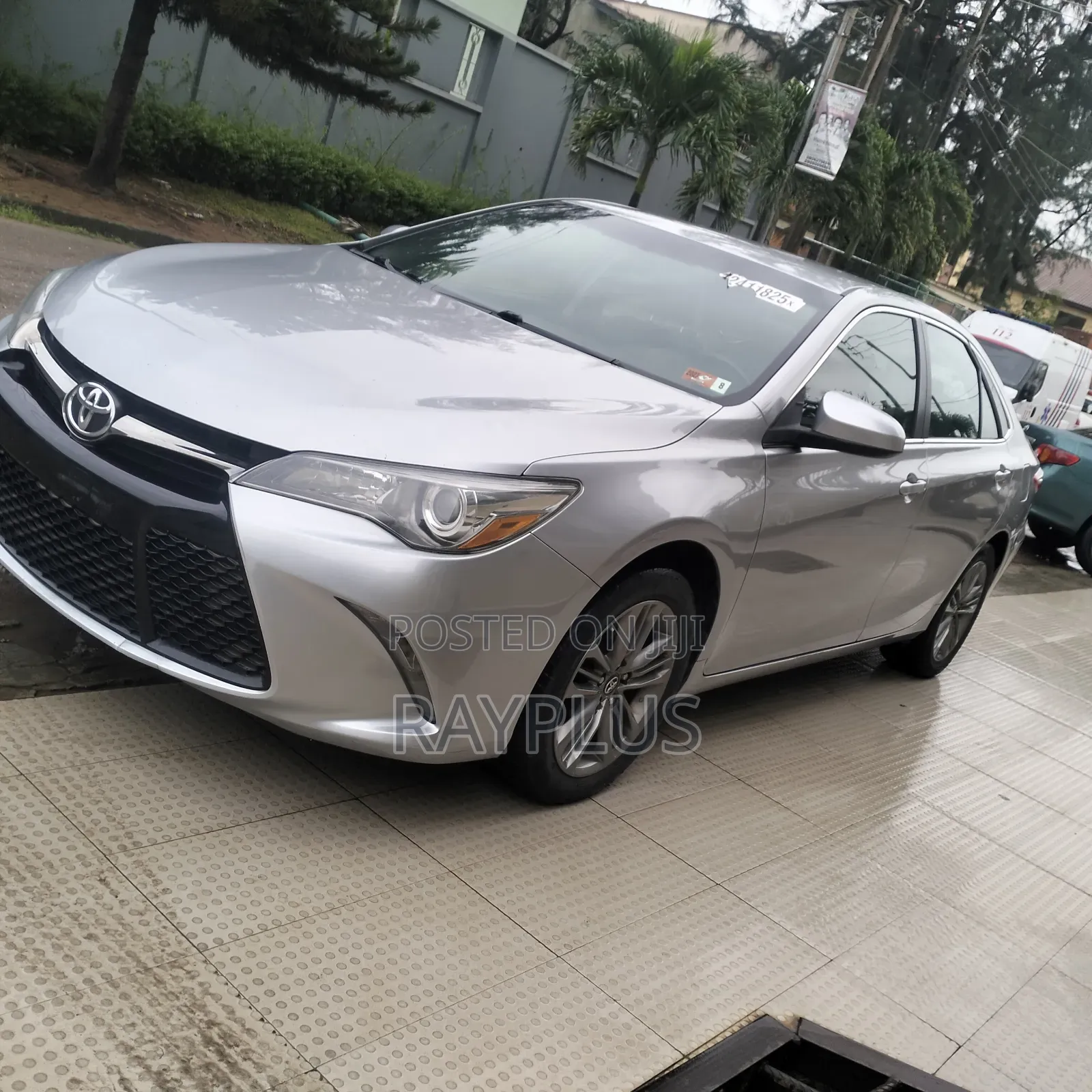 Toyota Camry 2017 Silver