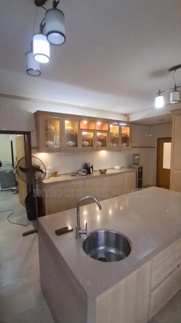 Furnished 5bdrm Mansion in Ikate for sale