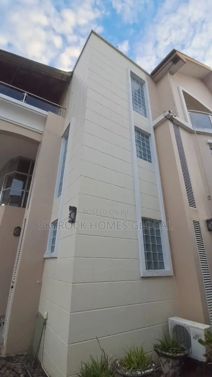 Furnished 5bdrm Mansion in Ikate for sale