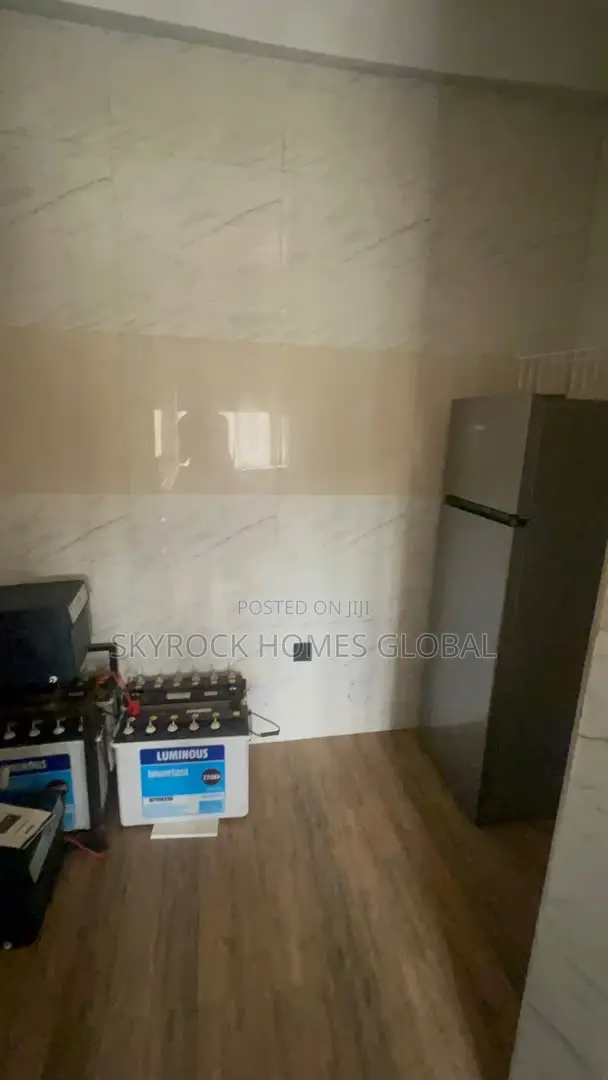 3bdrm Apartment in Lekki Phase 1 for rent
