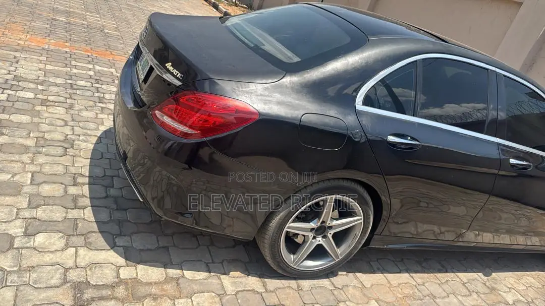 Mercedes-Benz C400 2017 Black