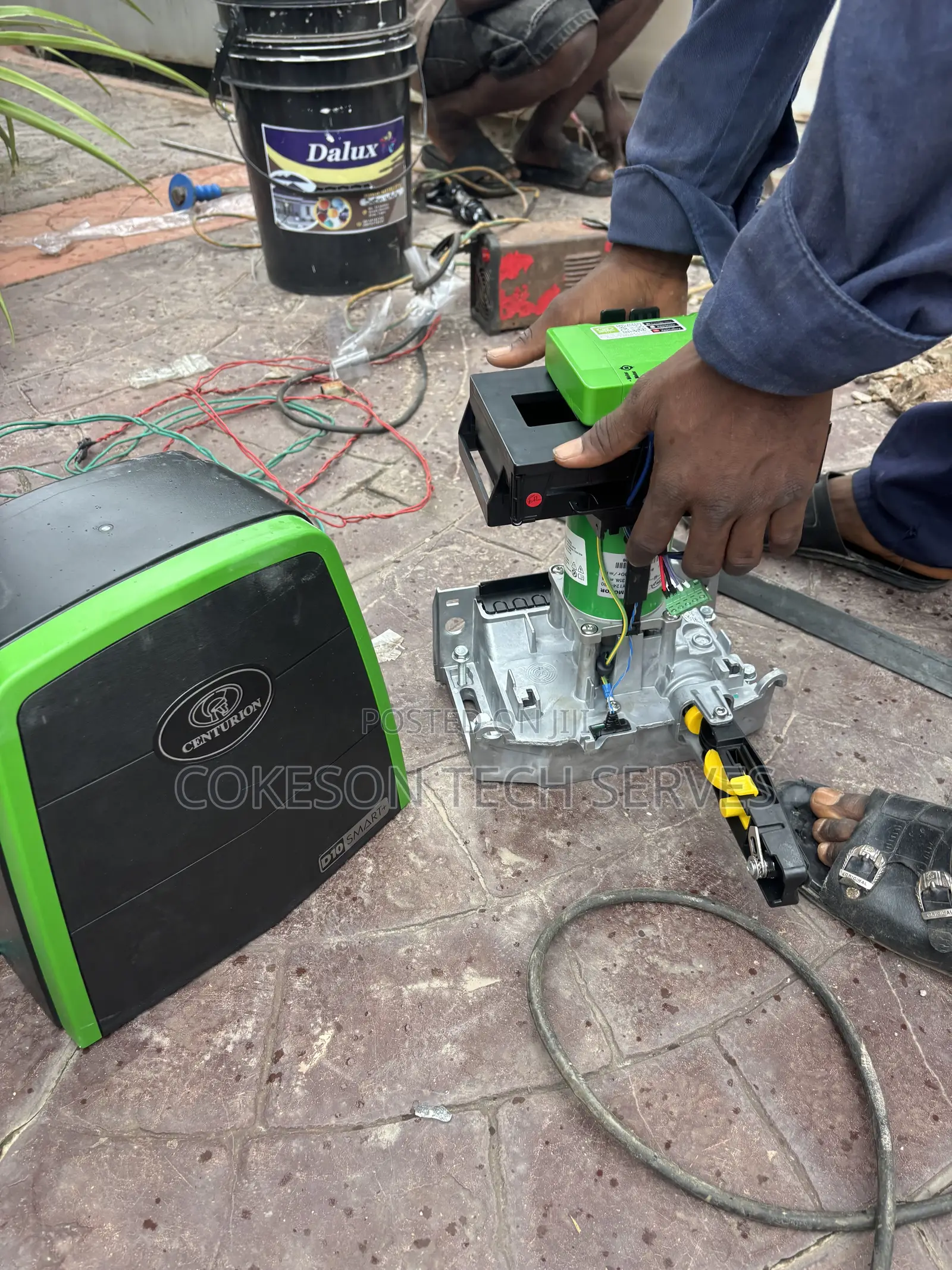 Luxury Home Automatic Remote Control Sliding Gate System Installation