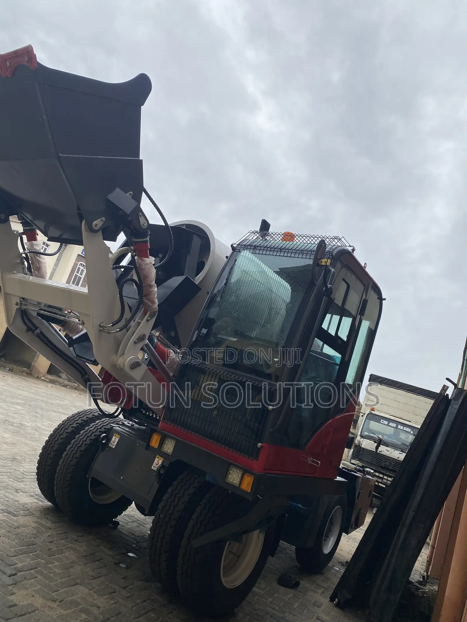 Self Load Mobile Mixer