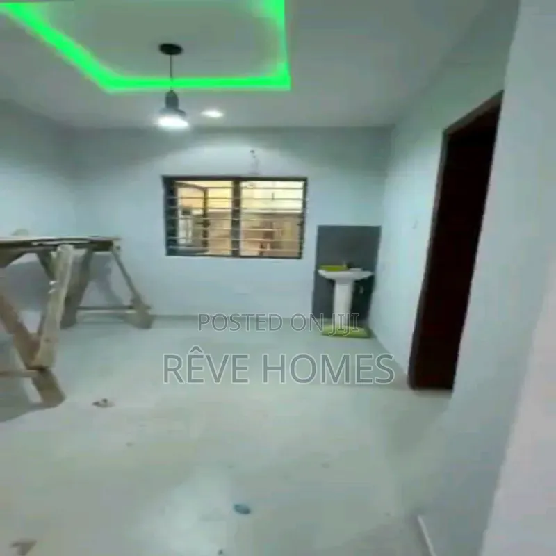 3bdrm Block of Flats in Shomolu / Shomolu for rent