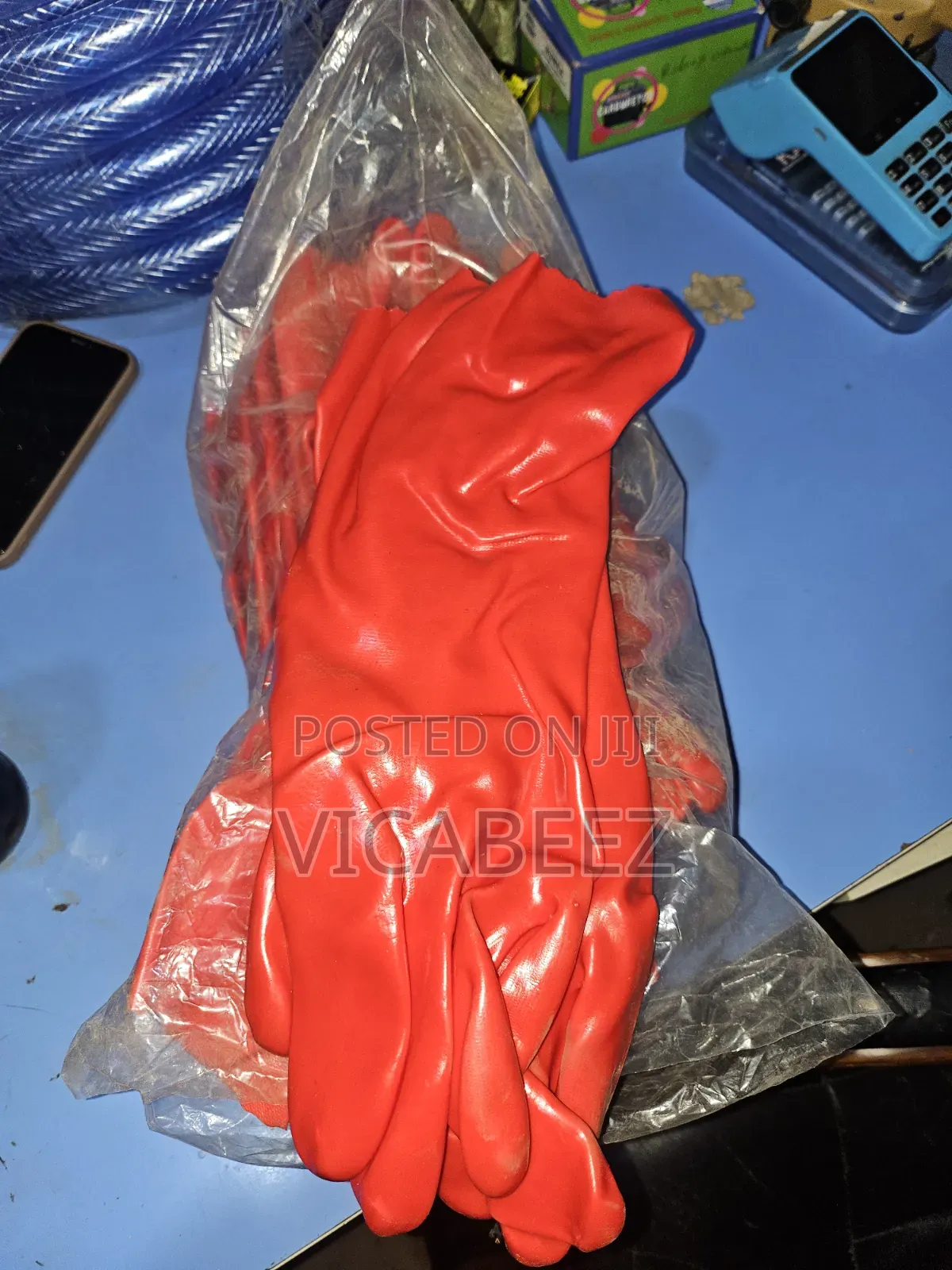 Red Handglove