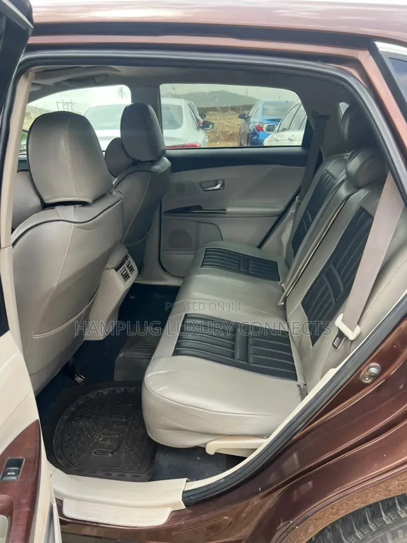 Toyota Venza 2010 Red