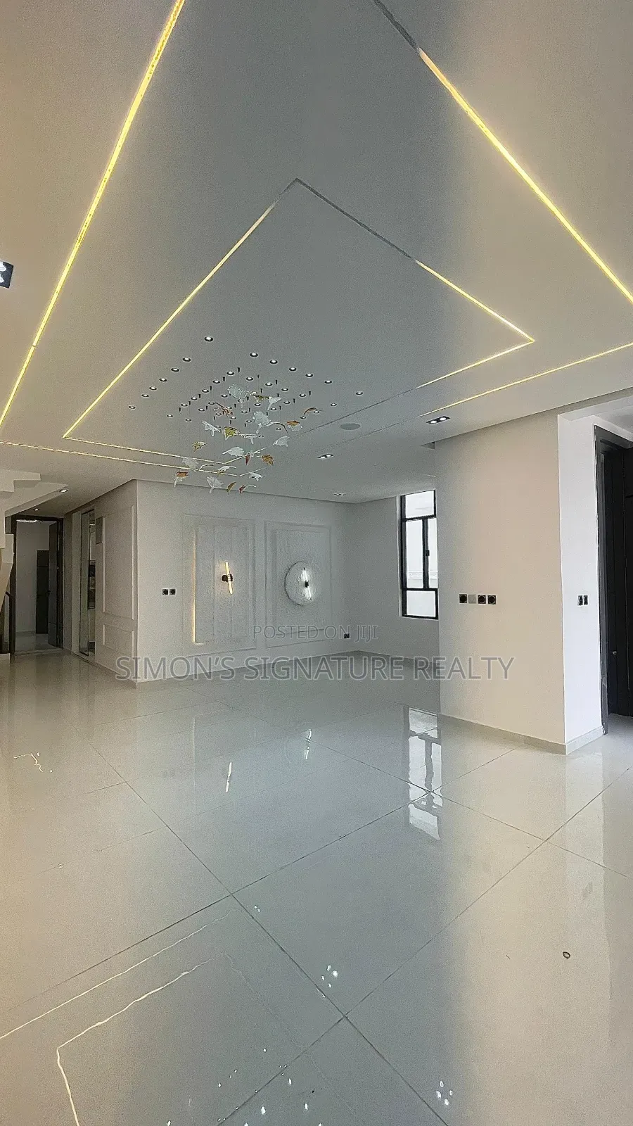 5bdrm Duplex in Chevron for sale