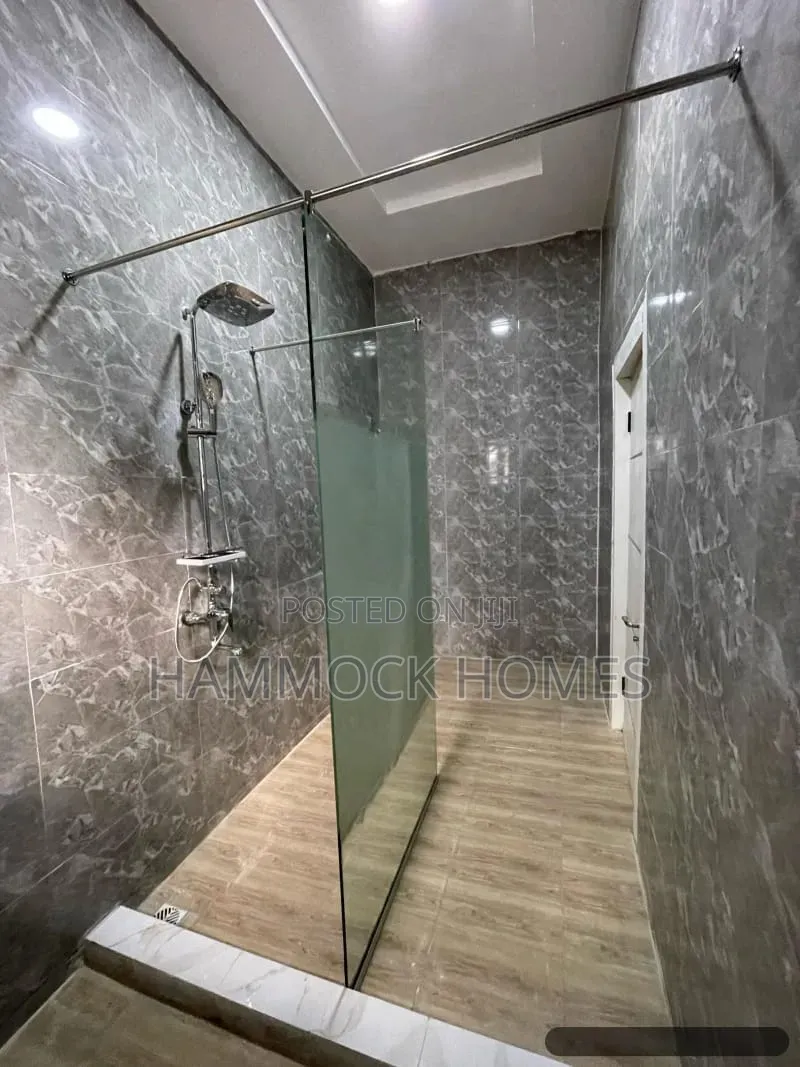 3bdrm Duplex in Kolapo Ishola Gra, Akobo for rent