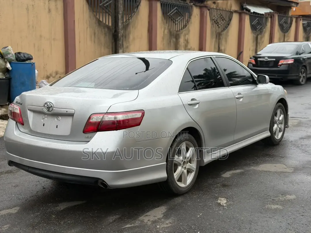 Toyota Camry 2009 Silver