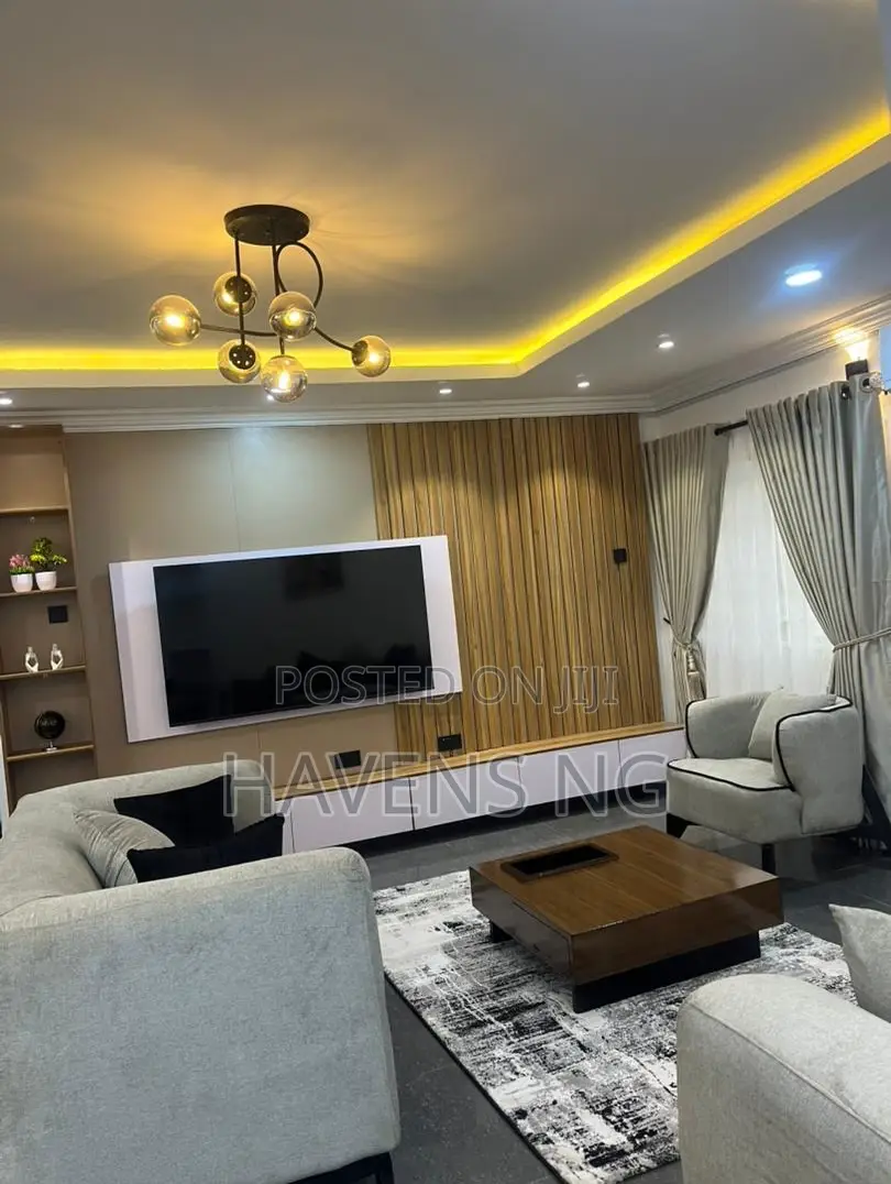 Contemporary 3-Bedroom Apartment