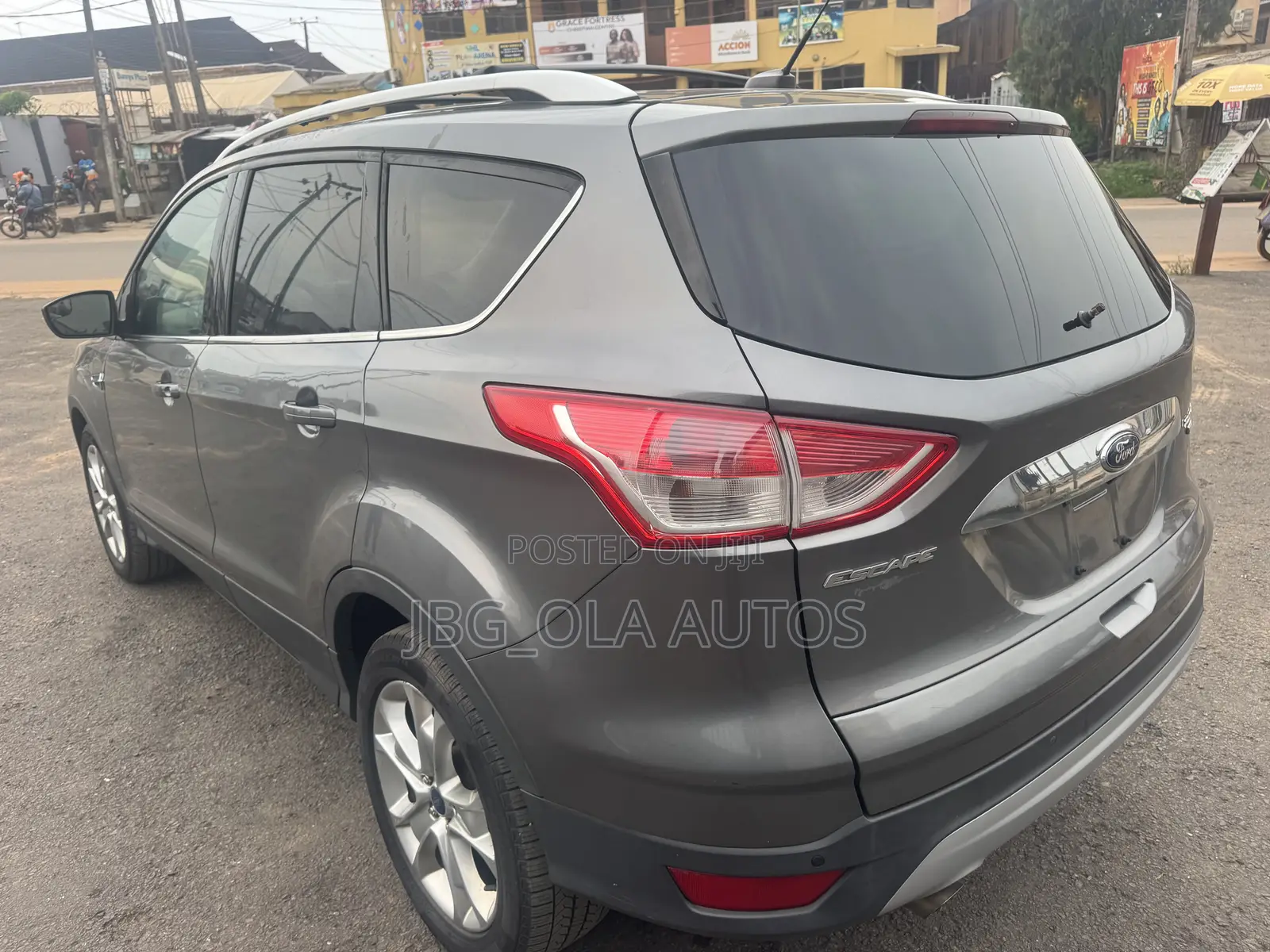 Ford Escape Titanium 4dr SUV (1.6L 4cyl Turbo 6A) 2014 Gray