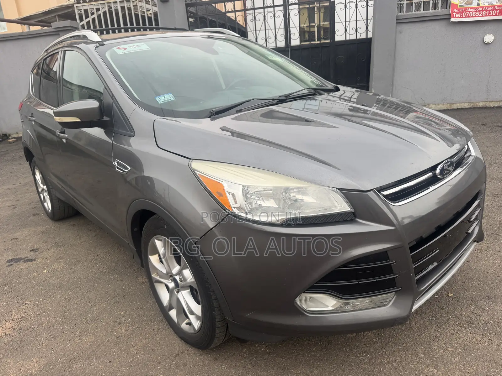 Ford Escape Titanium 4dr SUV (1.6L 4cyl Turbo 6A) 2014 Gray