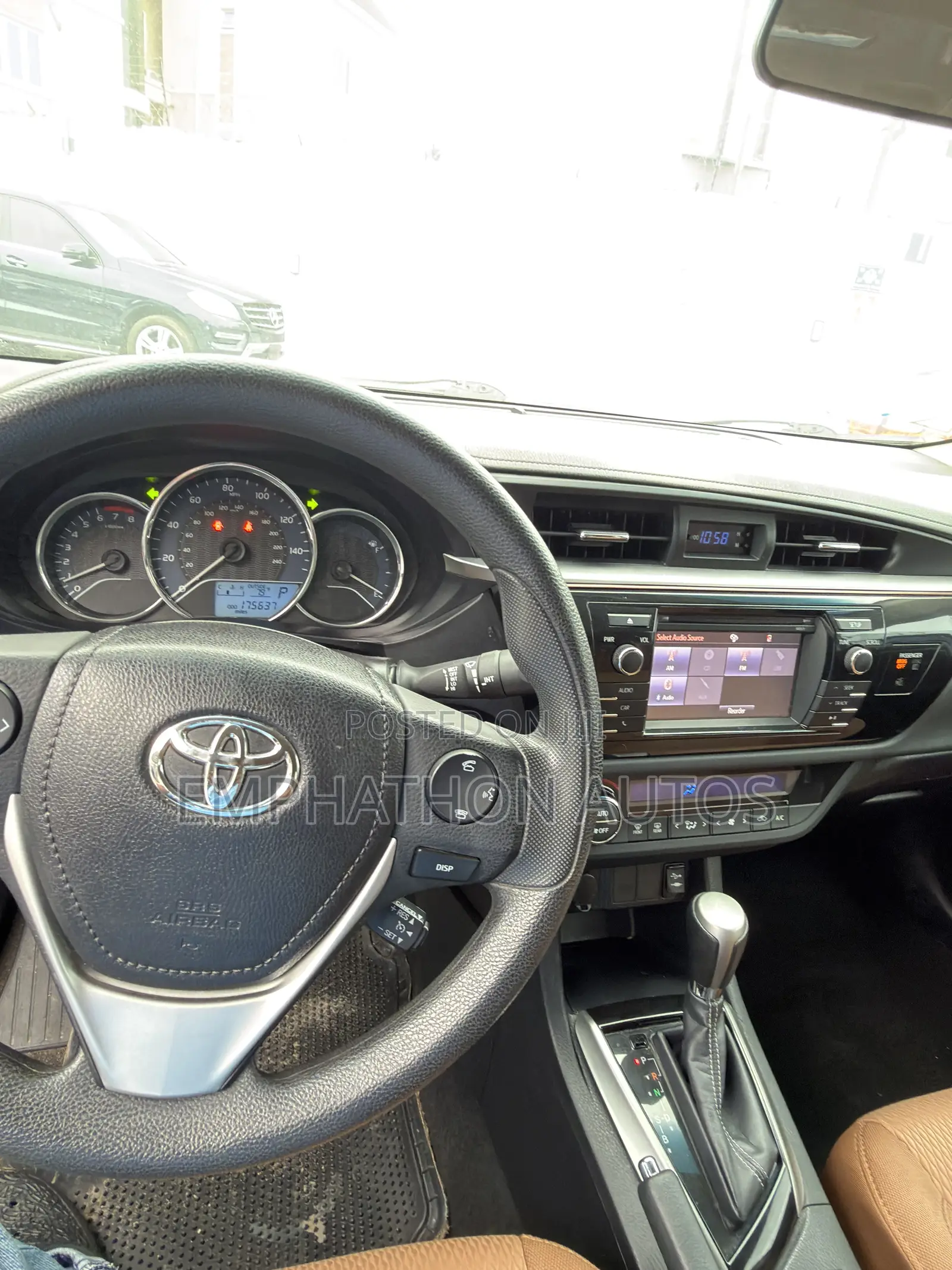 Toyota Corolla 2016 Gold