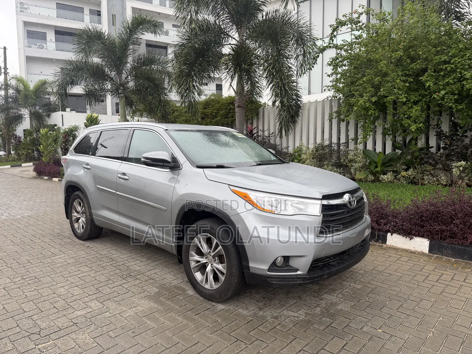 Toyota Highlander XLE 4dr SUV AWD (3.5L 6cyl 6A) 2015 Silver
