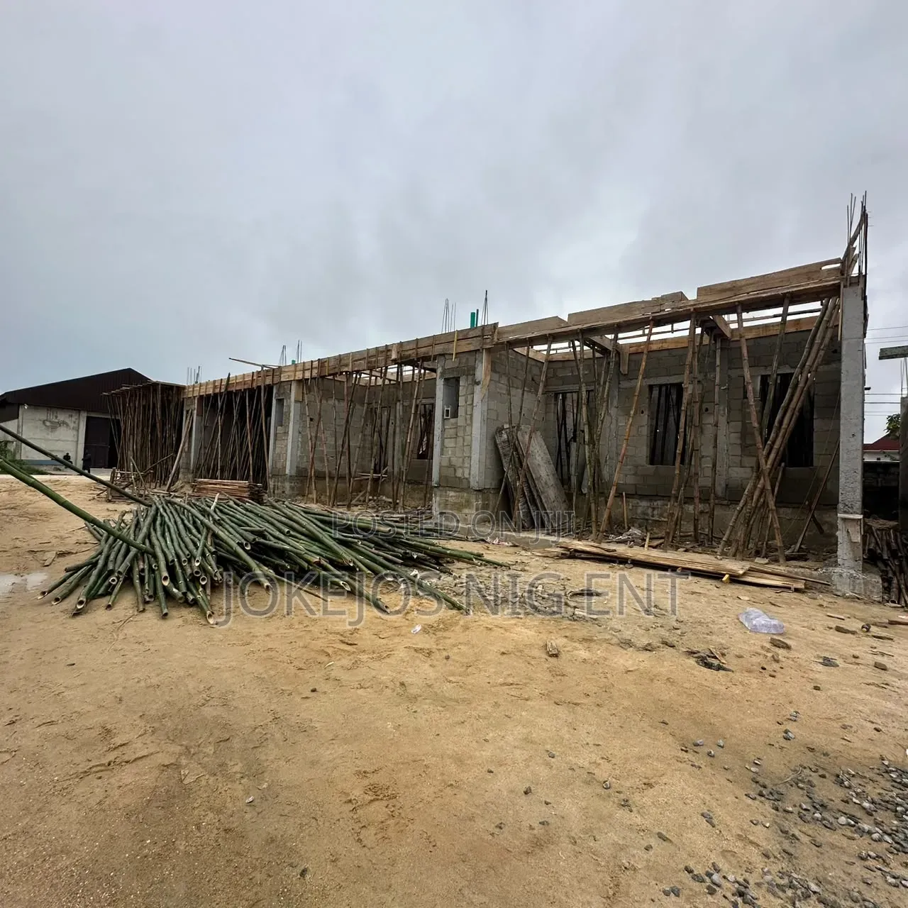 4bdrm Townhouse/Terrace in Lekki Scheme 2 for sale