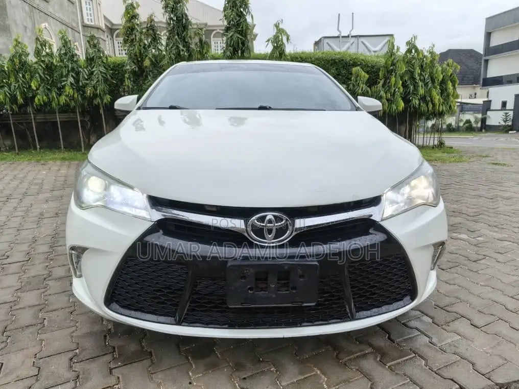 Toyota Camry 2016 White