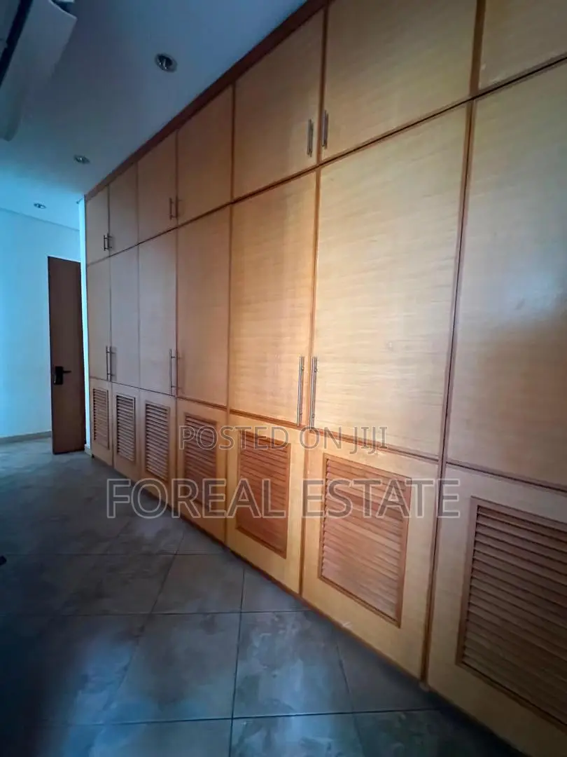 4bdrm Townhouse / Terrace in Banana Island Estate for rent