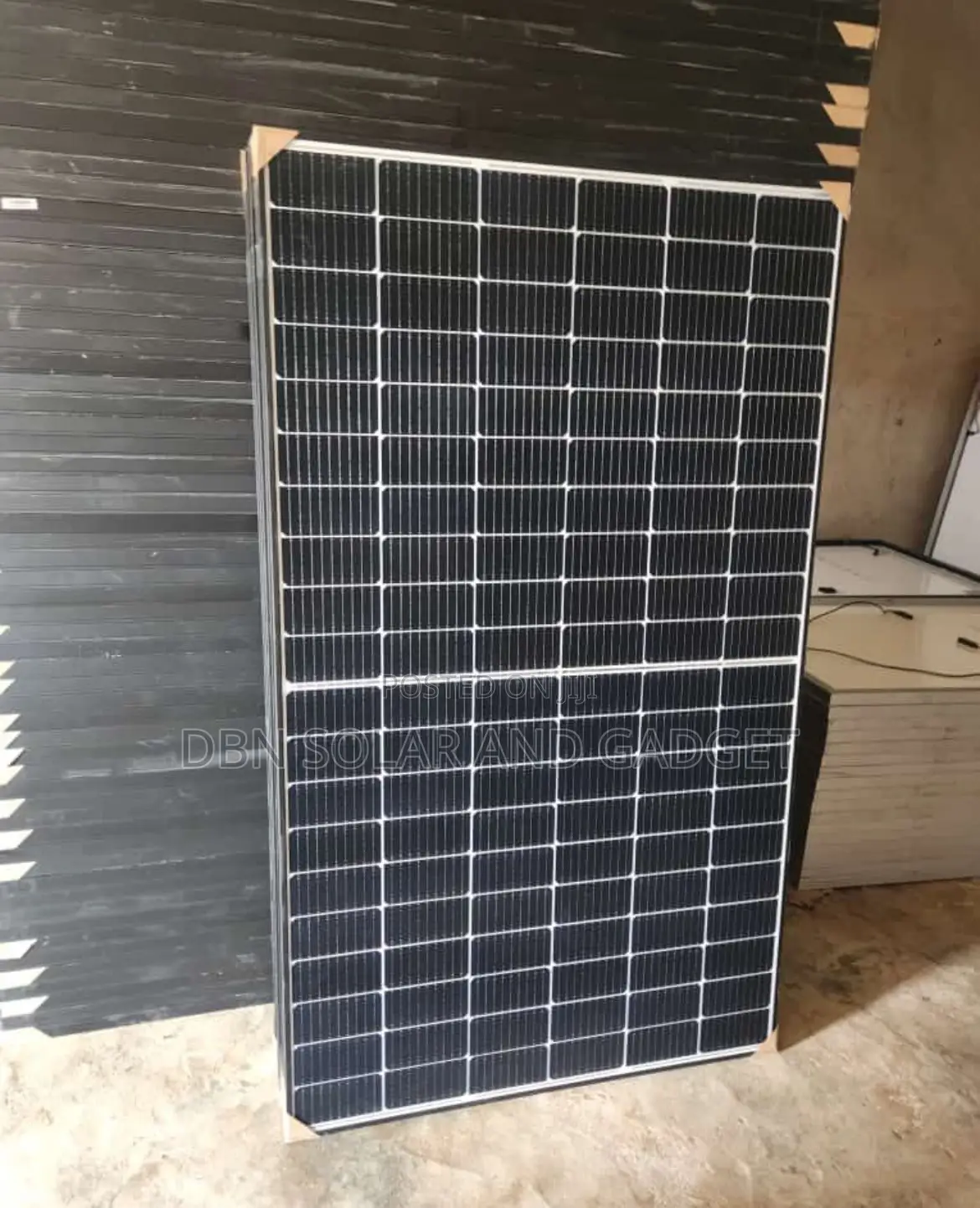 520w Jinko Mono Solar Panel Halfcut 120cell Very Quality and Reliable