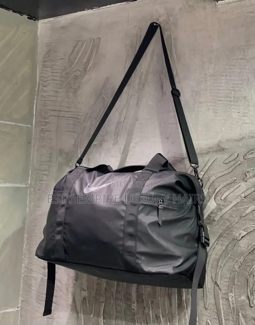 High-Quality Luxury Duffel Bag (Waterproof)