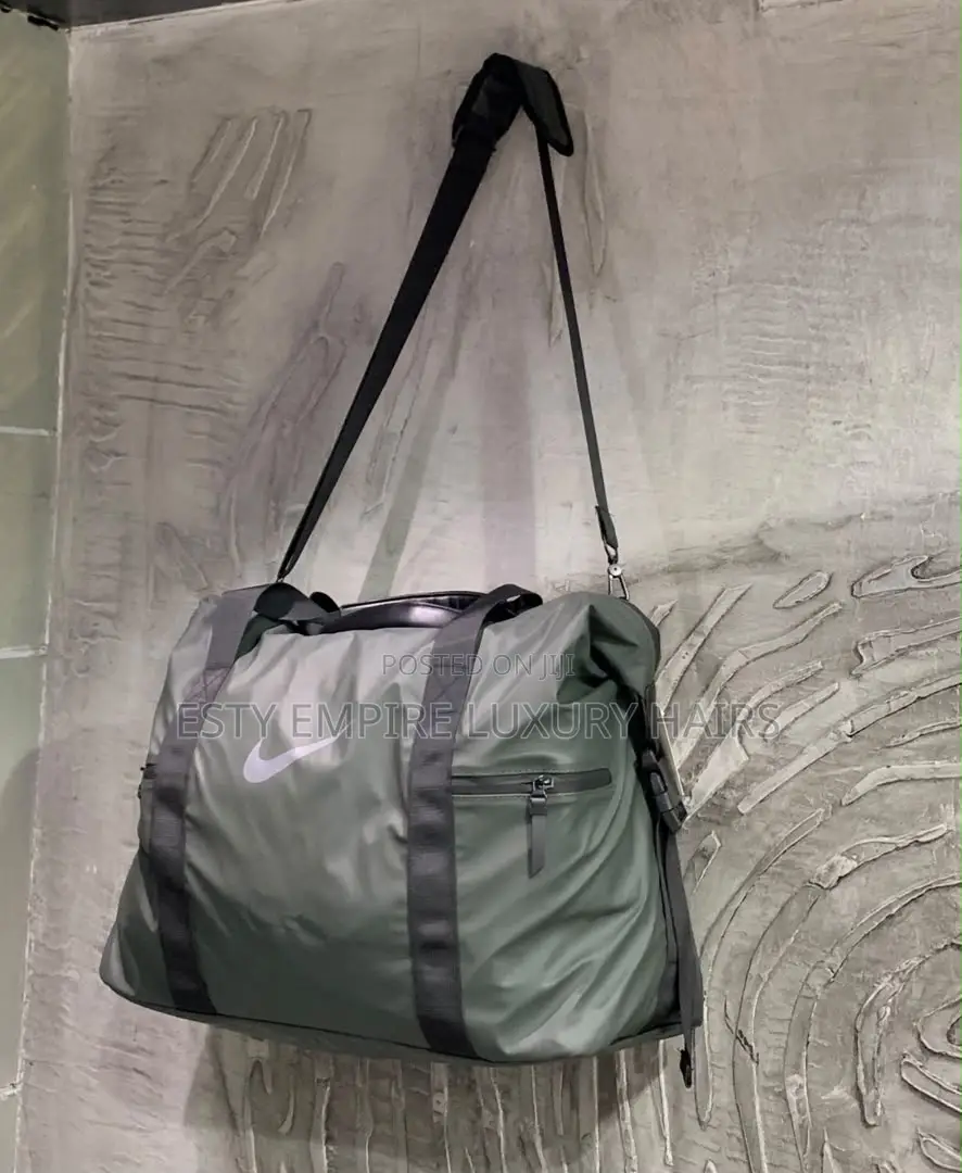 High-Quality Luxury Duffel Bag (Waterproof)
