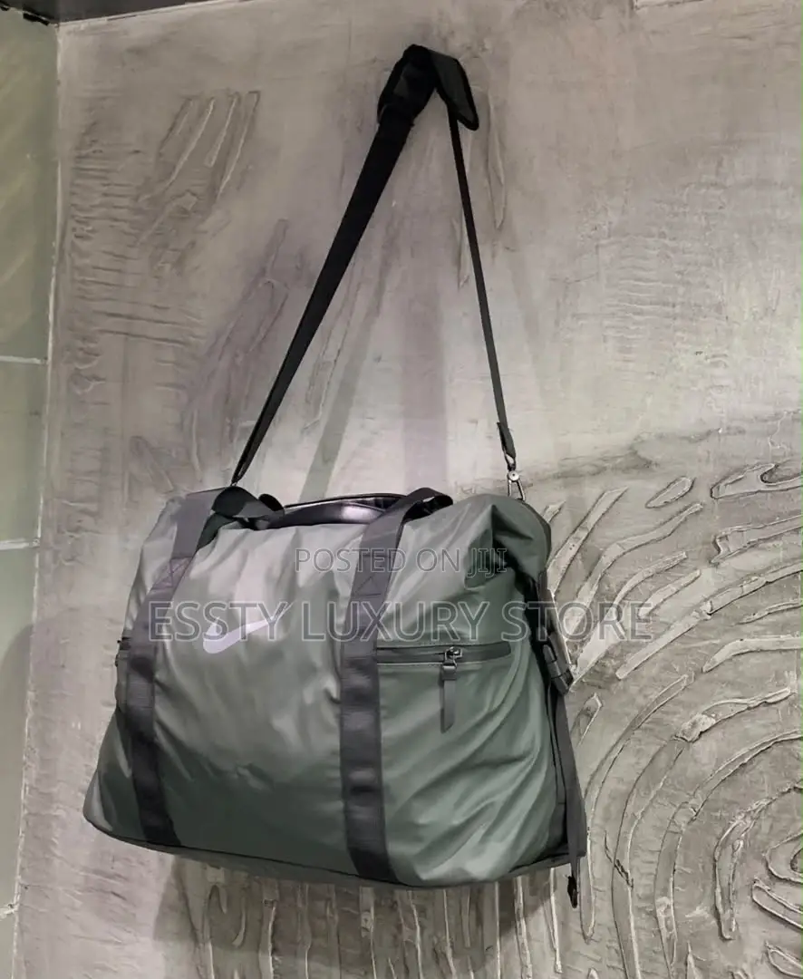 High-Quality Luxury Duffel Bag (Waterproof)