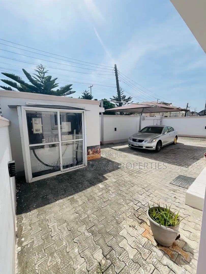 5bdrm Duplex in Osapa london for rent