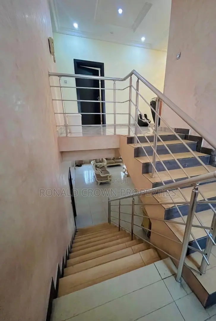 5bdrm Duplex in Osapa london for rent