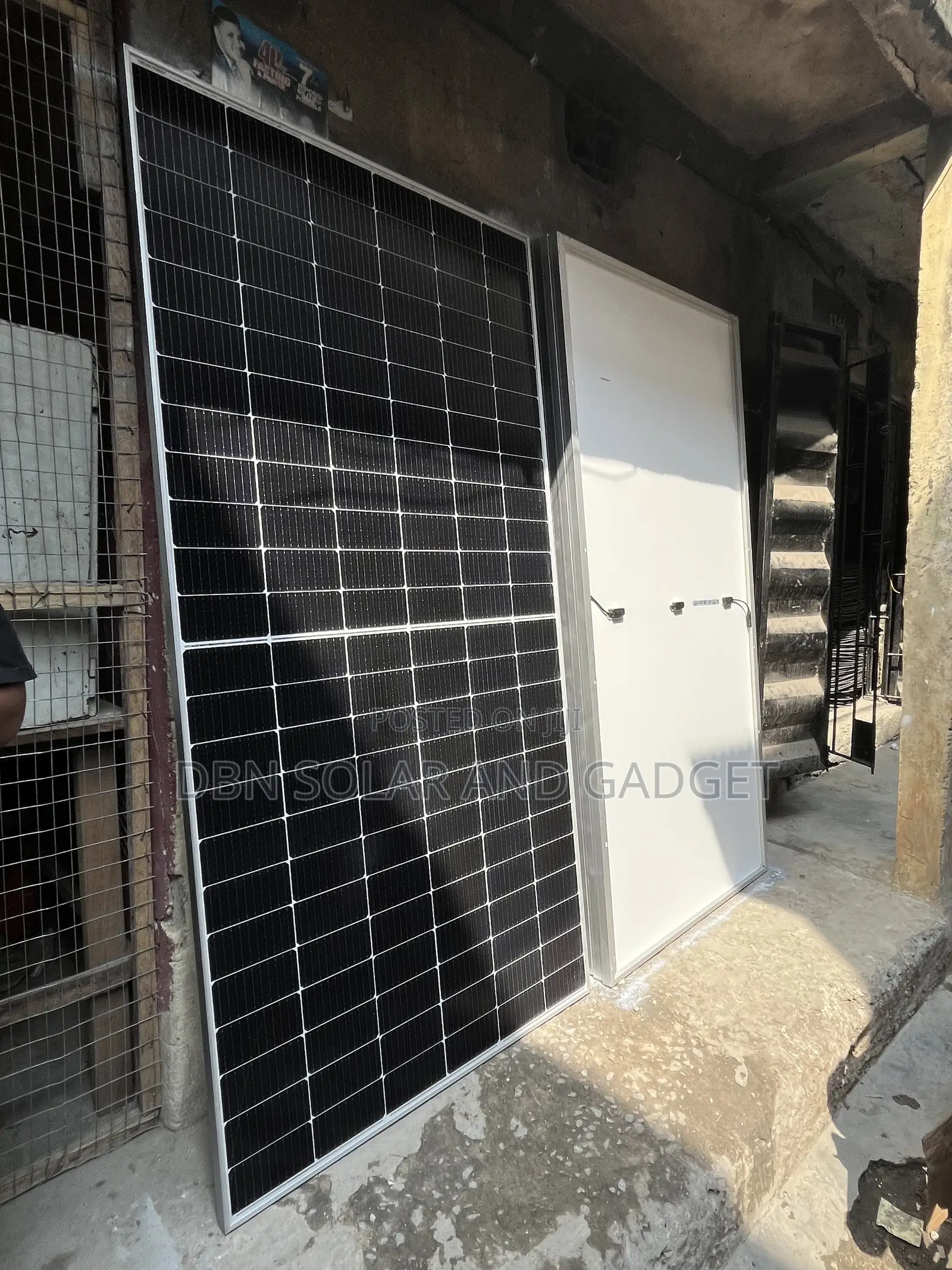 650w Jinko Mono Solar Panel 144cell Halfcut Very Good Quality