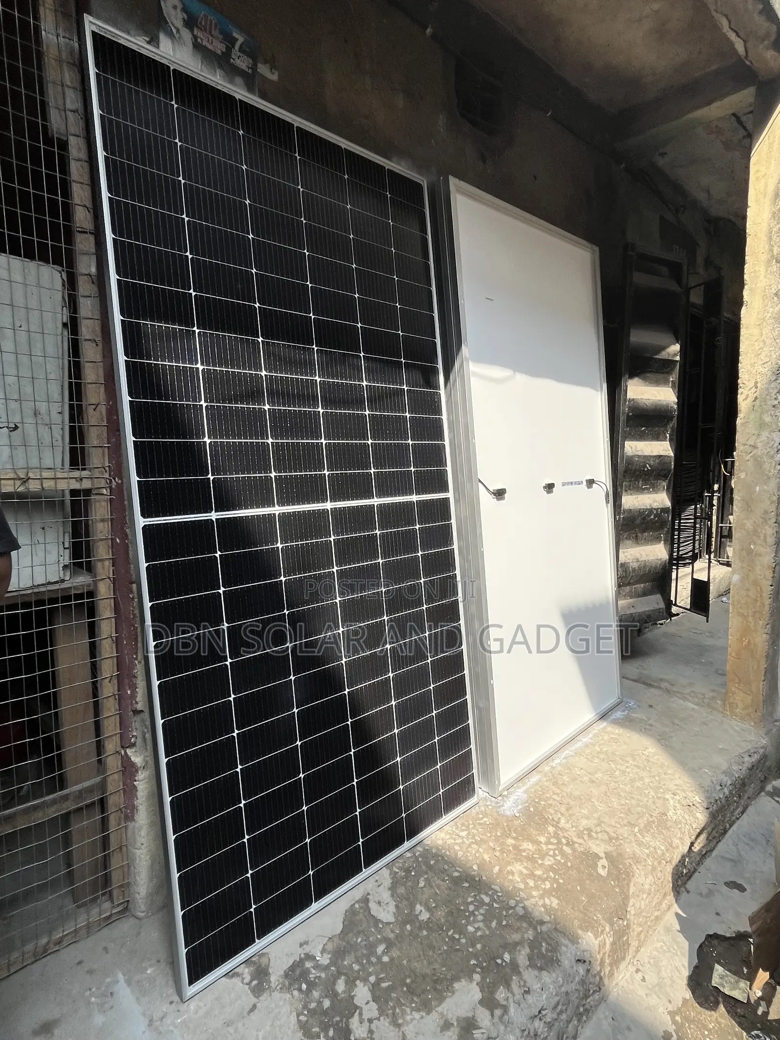 650w Jinko Mono Solar Panel 144cell Halfcut Very Good Quality