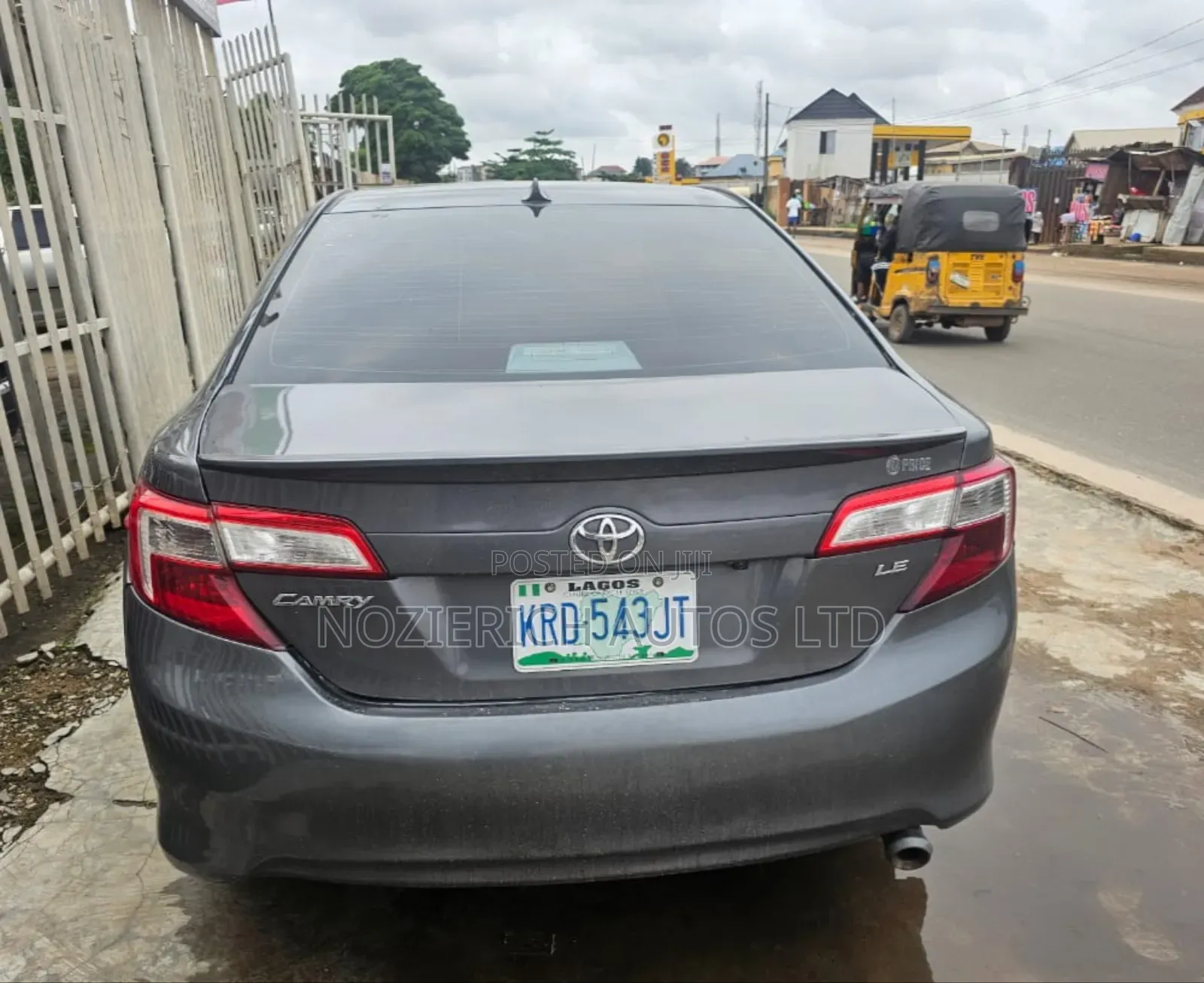 Toyota Camry L 4dr Sedan (2.5L 4cyl 6A) 2013 Gray