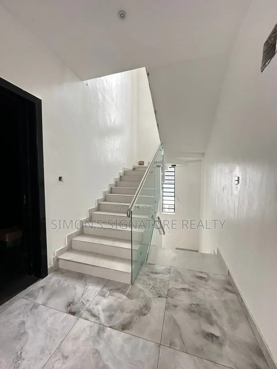 5bdrm Duplex in Osapa london for sale