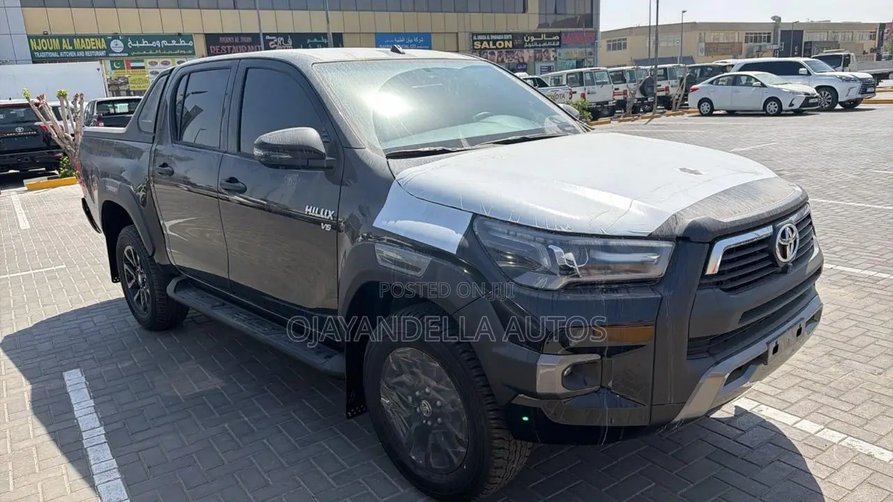 New Toyota Hilux Black Edition 2026 Black